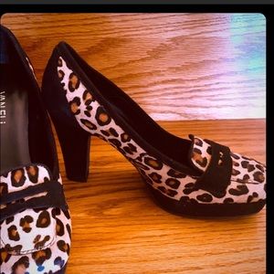 Brand New Vaneli Platform Loafer Size 7